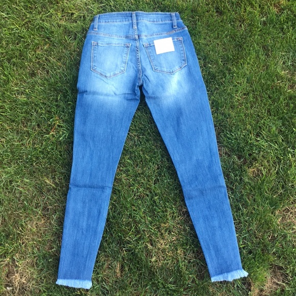 Last pair 👖 Cropped Distressed Skinny Jeans - Picture 6 of 6